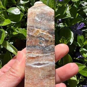 Sandstone with blue apatite tower (a) | crystal